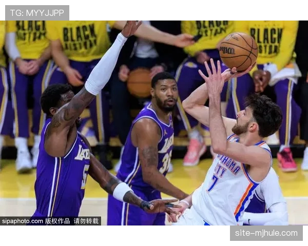 麦凯恩挡拆后持球投效率可观 雷霆第二阵容战术选择更丰富